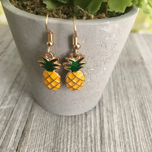NWT 🍍 Pineapple Dangle Earrings - Picture 4 of 5